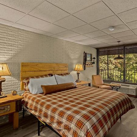 Stonegate Lodge King Bed Wifi 50 Roku Tv Salt Water Pool Room #104 Eureka Springs Luaran gambar