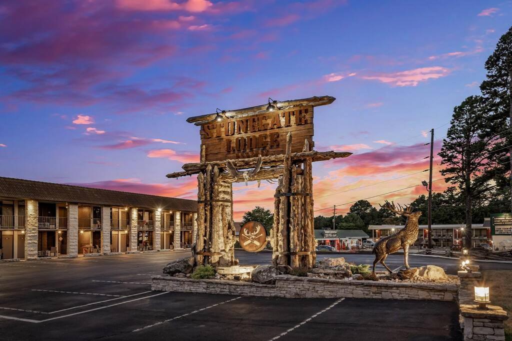 Stonegate Lodge King Bed Wifi 50 Roku Tv Salt Water Pool Room #104 Eureka Springs Luaran gambar