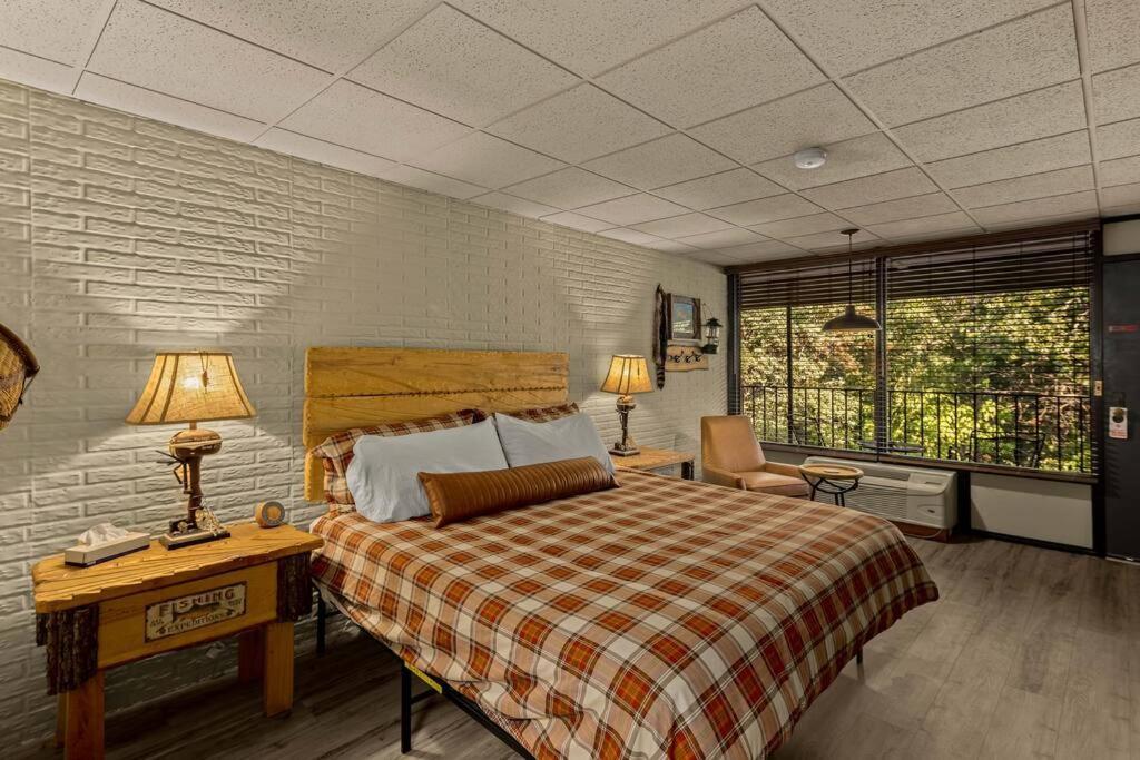 Stonegate Lodge King Bed Wifi 50 Roku Tv Salt Water Pool Room #104 Eureka Springs Luaran gambar