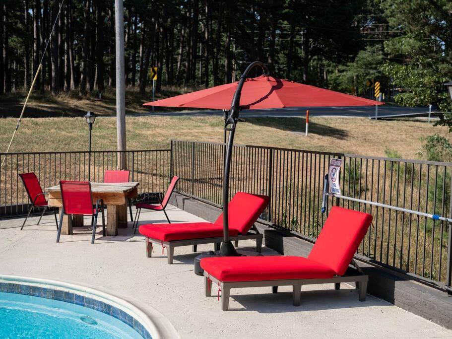 Stonegate Lodge King Bed Wifi 50 Roku Tv Salt Water Pool Room #104 Eureka Springs Luaran gambar