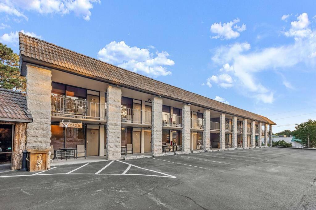 Stonegate Lodge King Bed Wifi 50 Roku Tv Salt Water Pool Room #104 Eureka Springs Luaran gambar