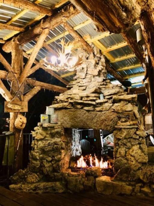 Stonegate Lodge King Bed Wifi 50 Roku Tv Salt Water Pool Room #104 Eureka Springs Luaran gambar