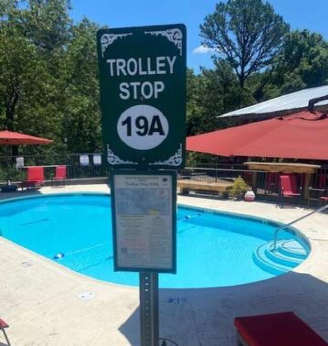 Stonegate Lodge King Bed Wifi 50 Roku Tv Salt Water Pool Room #104 Eureka Springs Luaran gambar