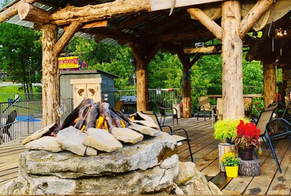 Stonegate Lodge King Bed Wifi 50 Roku Tv Salt Water Pool Room #104 Eureka Springs Luaran gambar