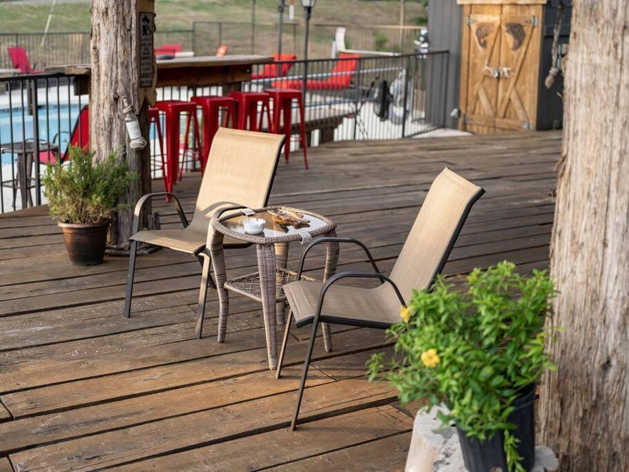 Stonegate Lodge King Bed Wifi 50 Roku Tv Salt Water Pool Room #104 Eureka Springs Luaran gambar